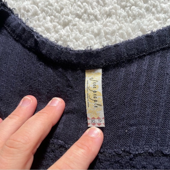 Free People Waffle Knit V-neck Distressed Sweater in Navy XS - Oversized - Picture 8 of 11